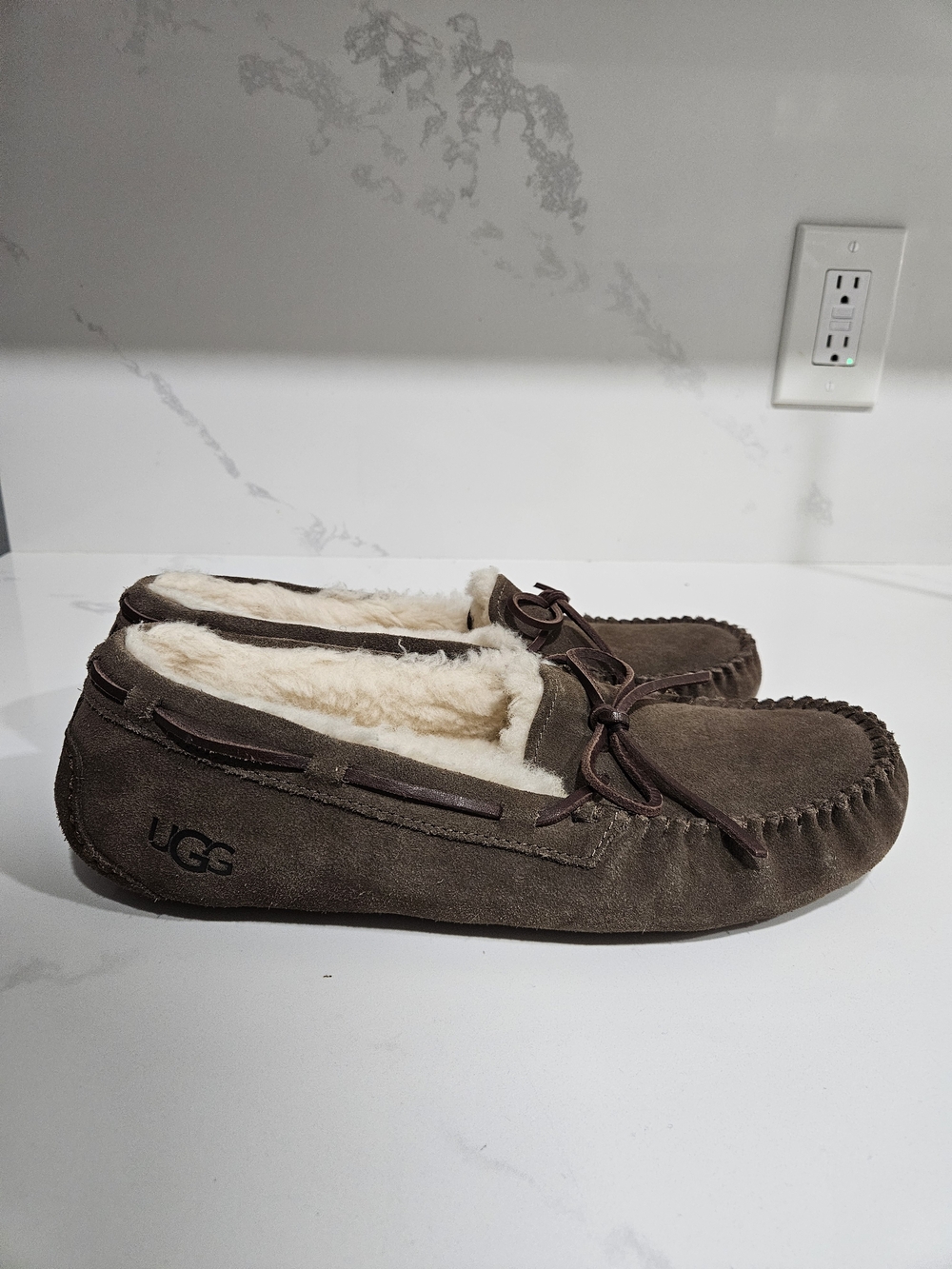 Ugg Dakota Tab Moccasins S/N 1107749 Women's Size US 11 Uk 9 EUR 42